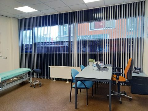 Behandelkamer oefentherapie en systemisch werk van therapeut Marije Geuzebroek in Enschede